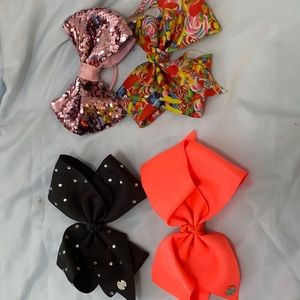 Jojo Siwa bows